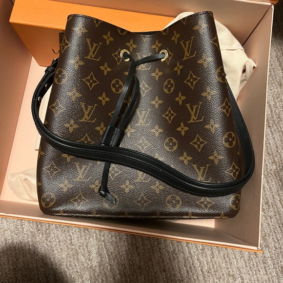 Louis Vuitton Handbags - Louie Vuitton